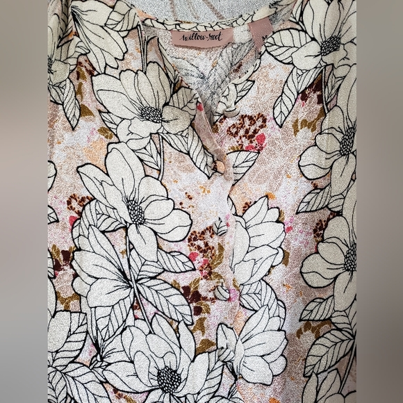 Willow and Root Floral Tank Top - Picture 2 of 4